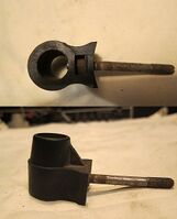 Führung für Stempelbremse Zeitraum: 197? -1990 Verwendung: ? Material: Plaste Bemerkungen: Mutter gesteckt, Versteifung