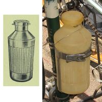 Labeflasche aus Kunststoff Zeitraum: 60er Jahre Hersteller: Pneumant? Bemerkungen: mit geriffelter Wandung