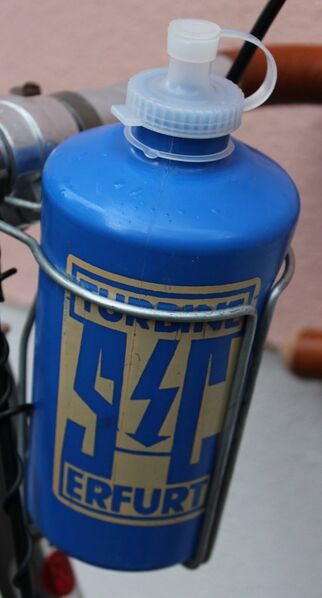 Datei:Trinkflasche-Turbine-Erfurt.JPG