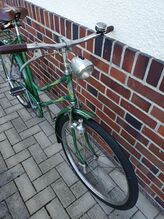 Die Naben dieses Fahrrades sind von 1956, was auf das ungefähre Baujahr des Rades verweist.