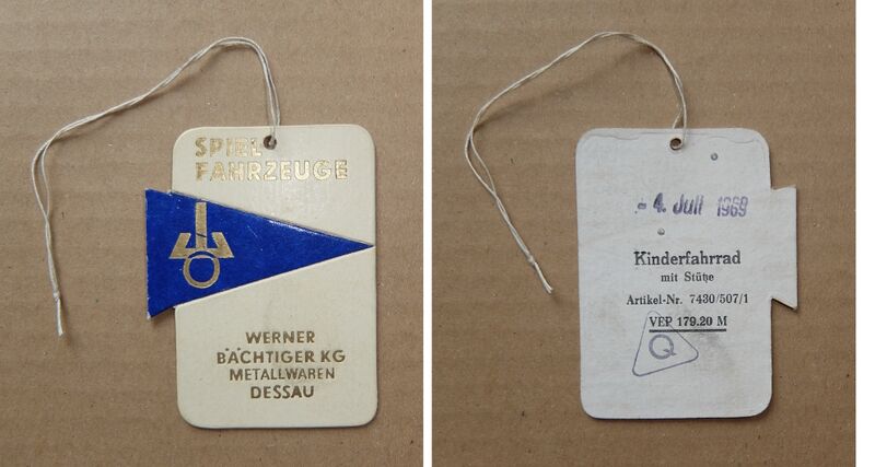 Datei:Verkaufsanhänger Kinderfahrrad mit Stütze Bächtiger 1969.JPG