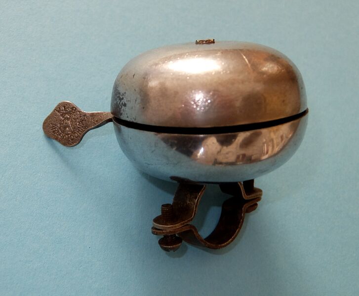 Datei:Zweiklangglocke ARARA.JPG